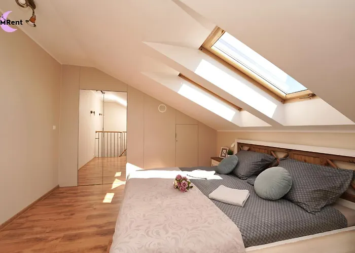 Mmrent Two-Story Apartment
